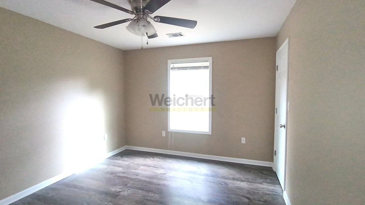 821 Vance St - Photo 6 of 12