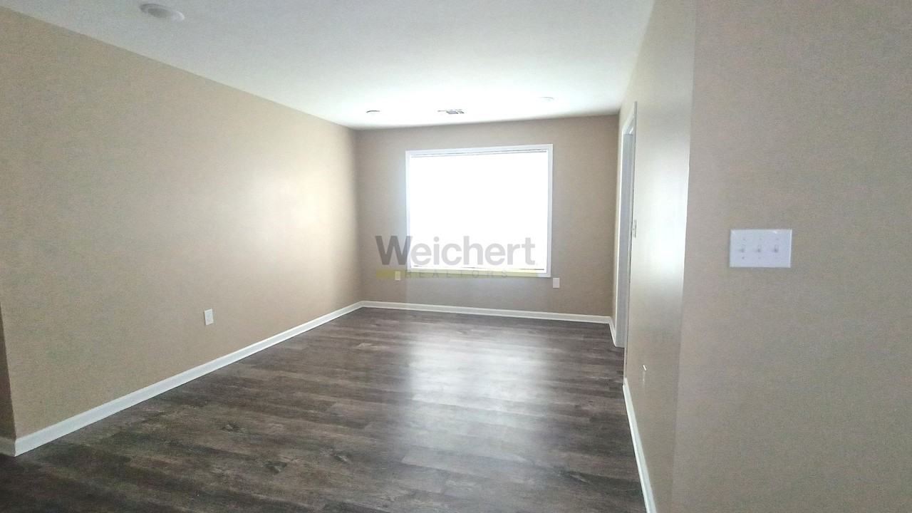 821 Vance St - Photo 7 of 12