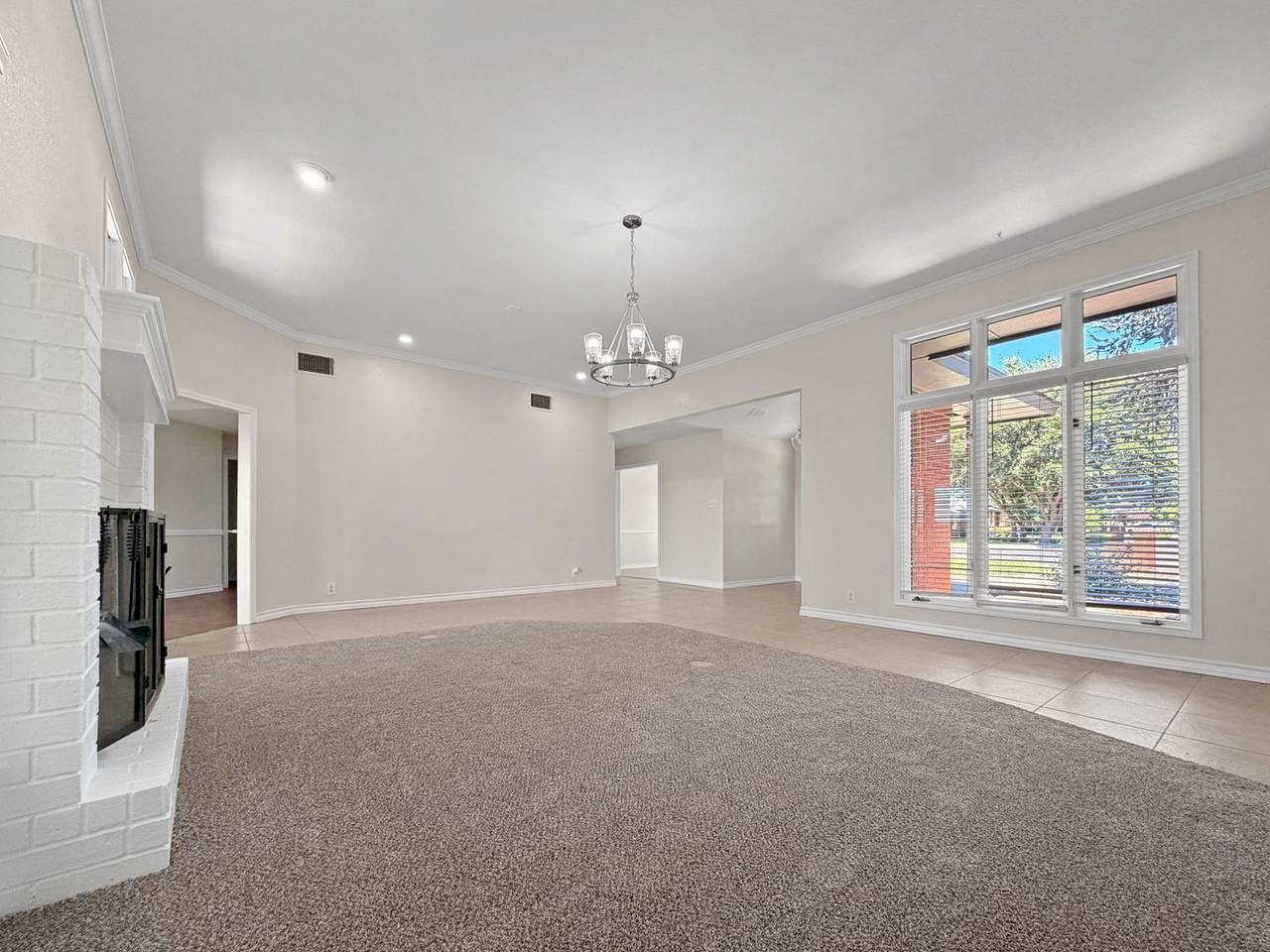 1325 W Canterbury St - Photo 3 of 21