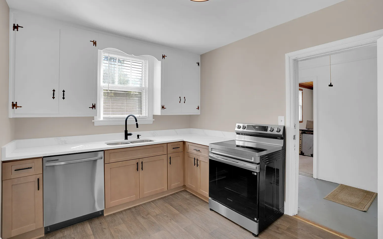 720 Poplar St #1 - Photo 4 of 8