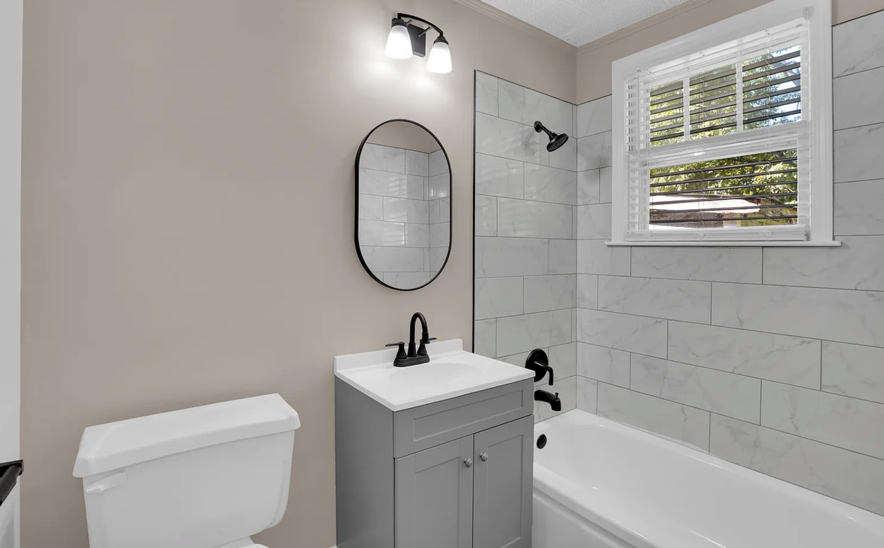 720 Poplar St #1 - Photo 5 of 8