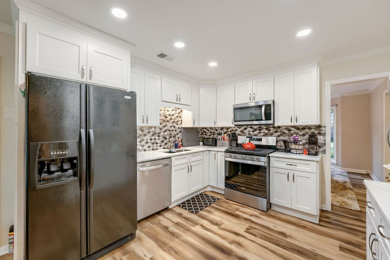 1186 Crestbrook Dr Sw - Photo 4 of 11