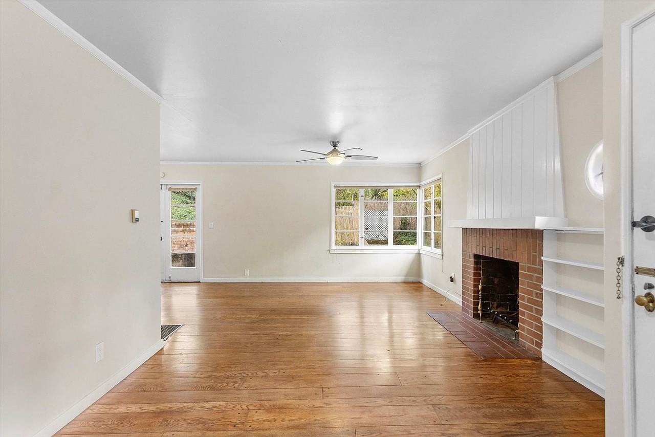 6172 Moraga Ave - Photo 4 of 20