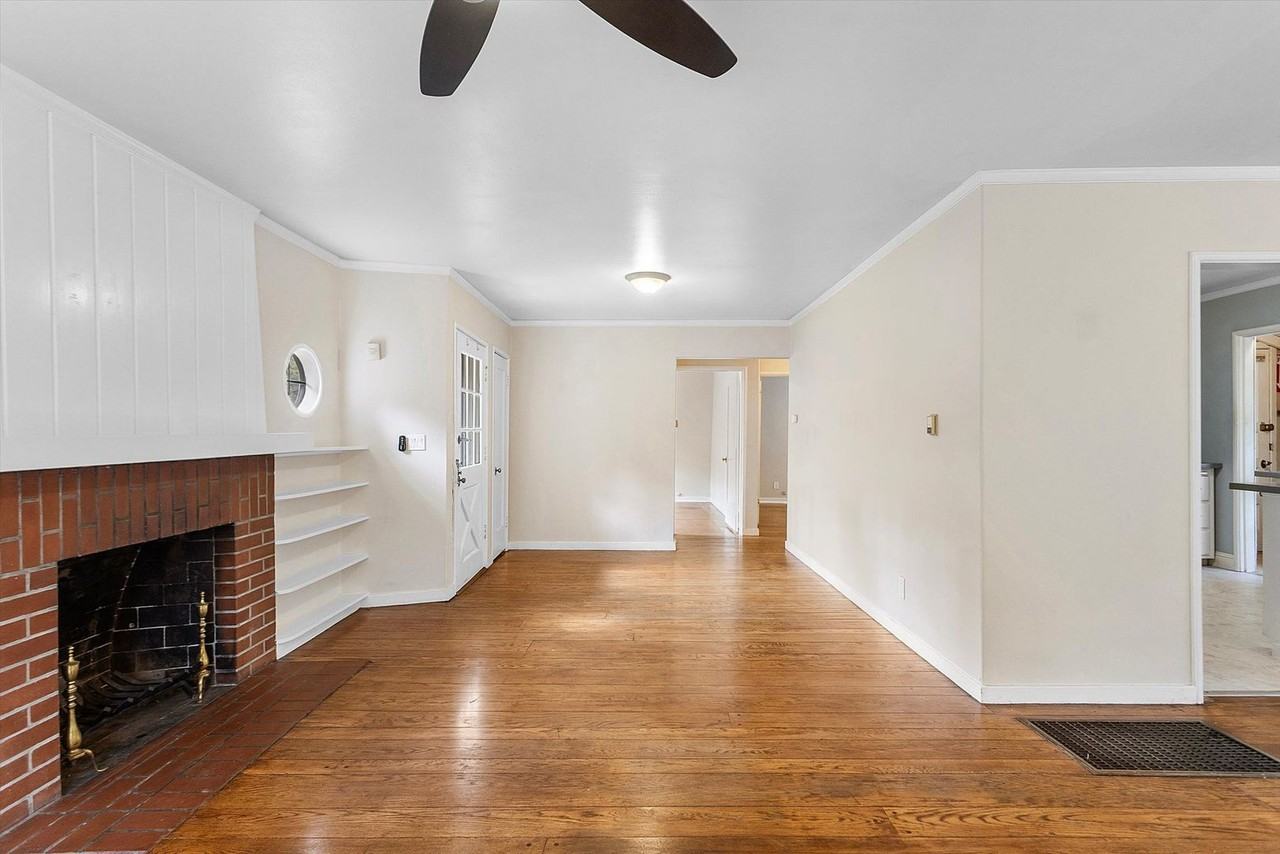 6172 Moraga Ave - Photo 6 of 20
