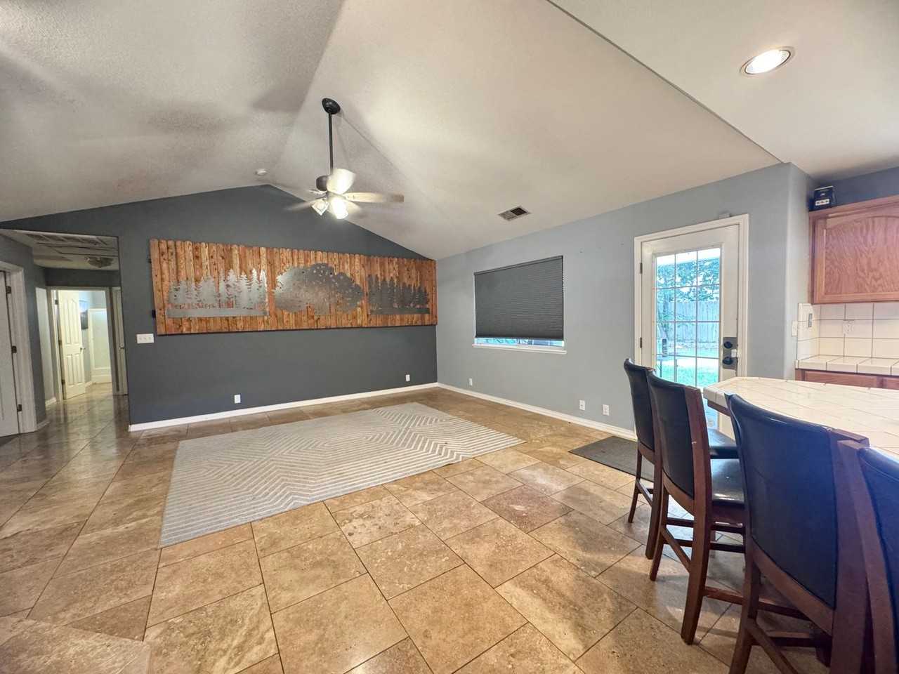 630 W 6th Ave - Photo 5 of 6