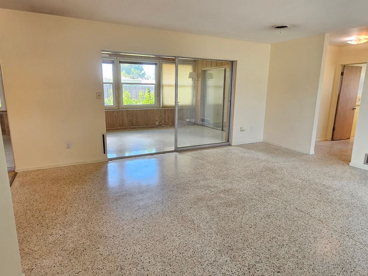264 Glen Oak Rd - Photo 4 of 40