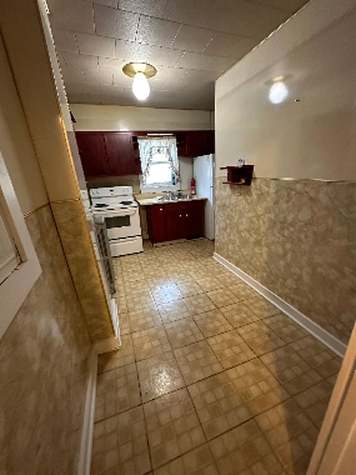 520 W Smithfield St ## F2 - Photo 6 of 10