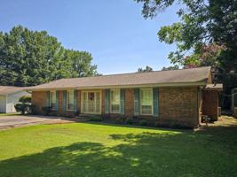 featured image of 1402 Loberg Ln