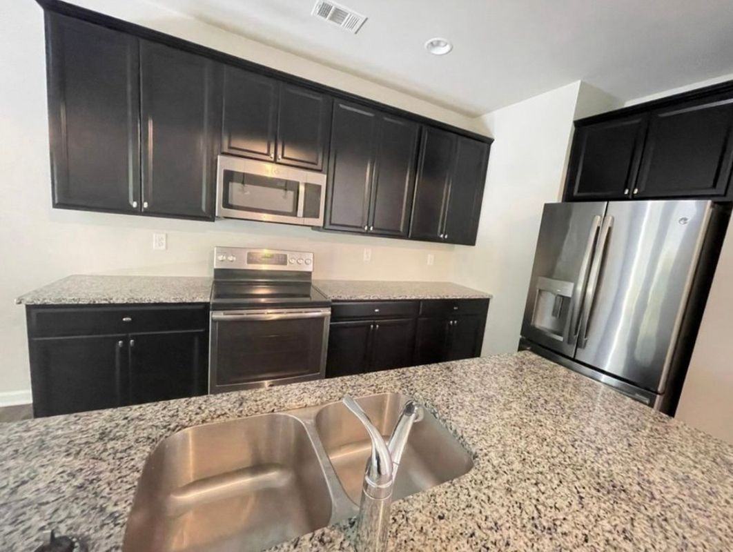 1526 Brookmere Way - Photo 4 of 12