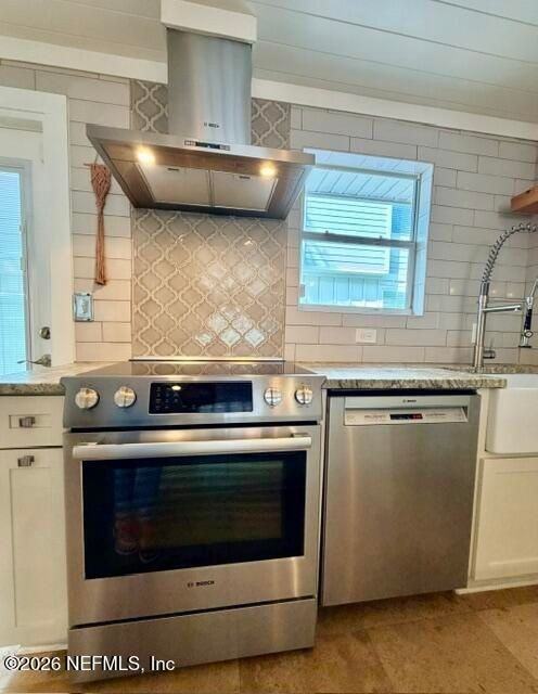 397 Ahern St - Photo 6 of 22