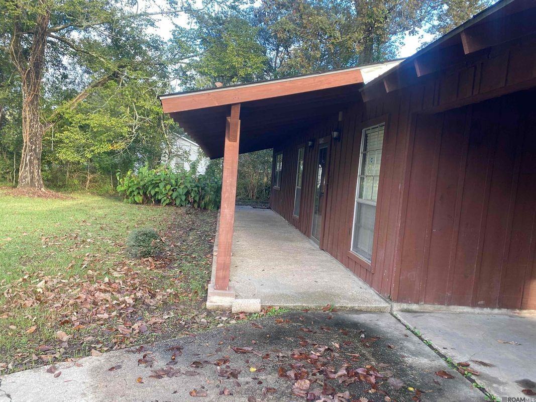 7736 Hanks Dr - Photo 2 of 8