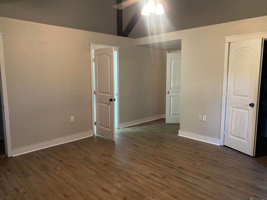 7736 Hanks Dr - Photo 6 of 8