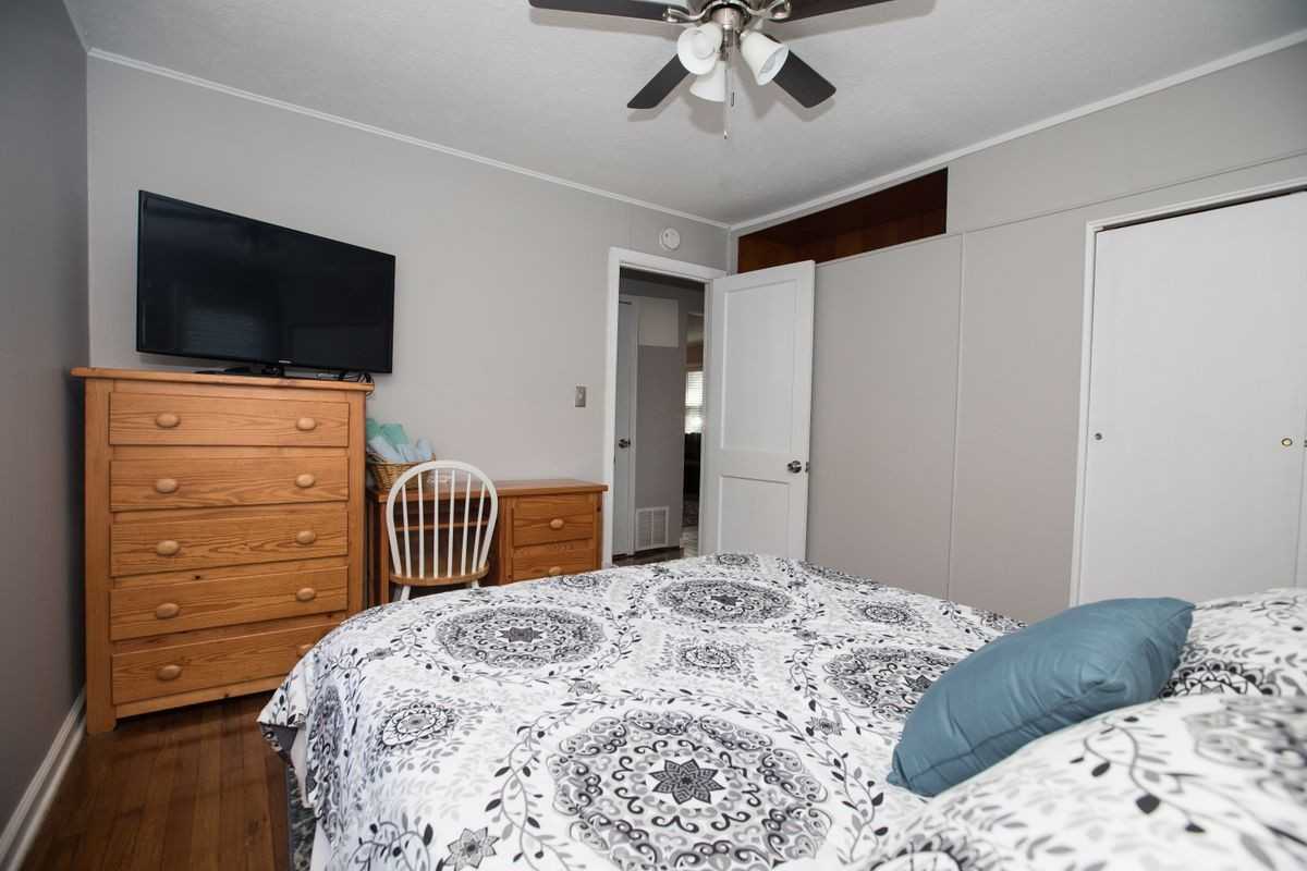 8604 W 57th St - Photo 7 of 28