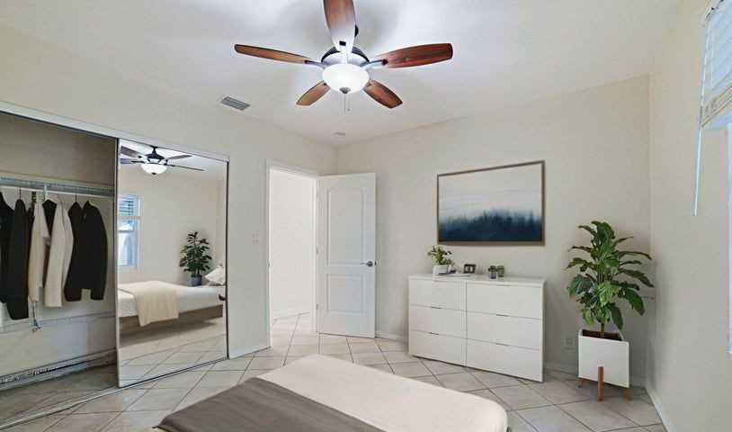 2000 Ne 18th St - Photo 3 of 7