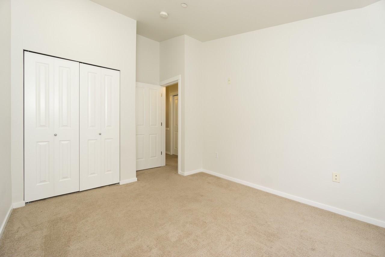18242 Ne 96th Way #1 - Photo 2 of 50