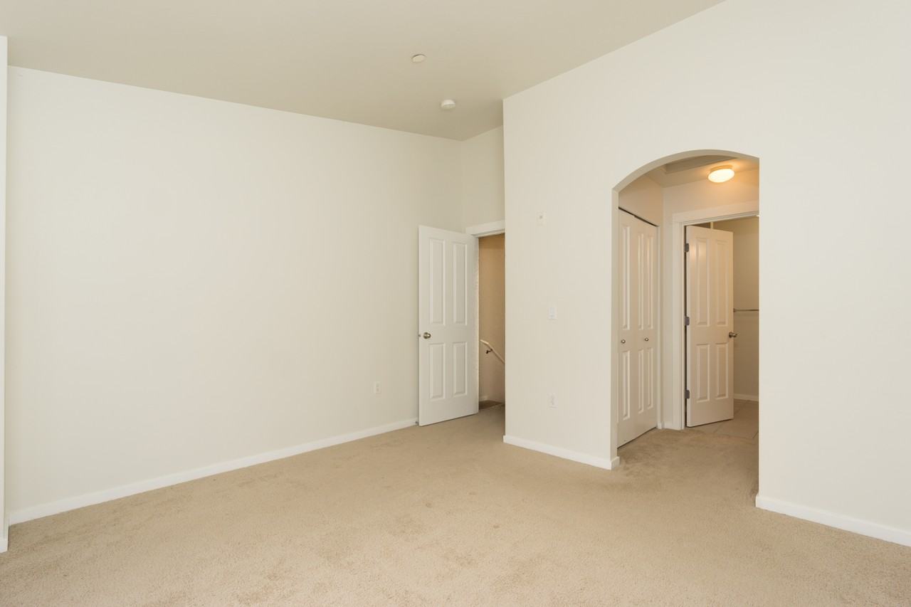18242 Ne 96th Way #1 - Photo 7 of 50