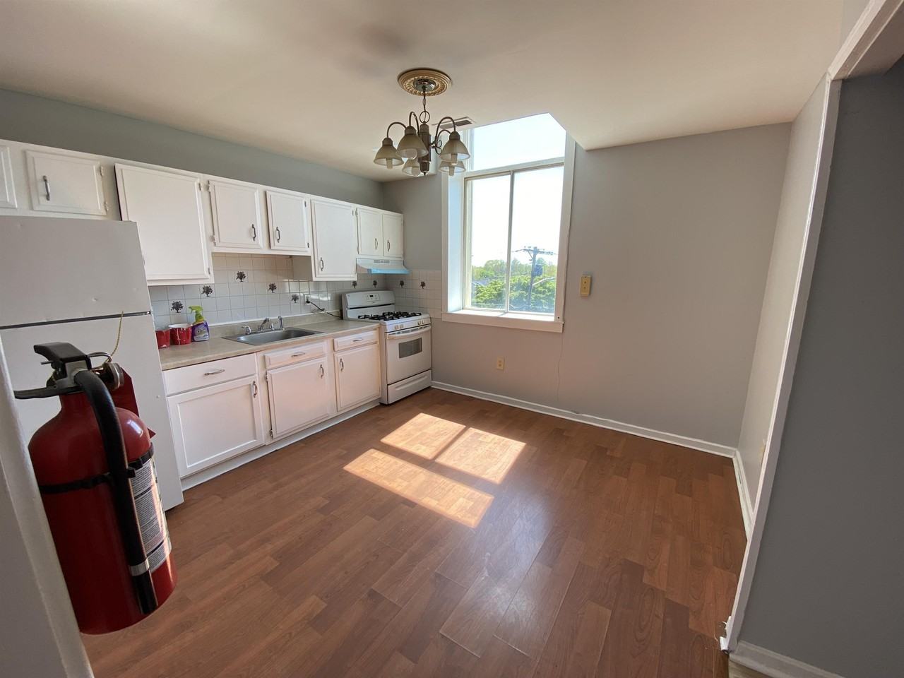 4406 Camden Ave Apt C2 #1 - Photo 5 of 13