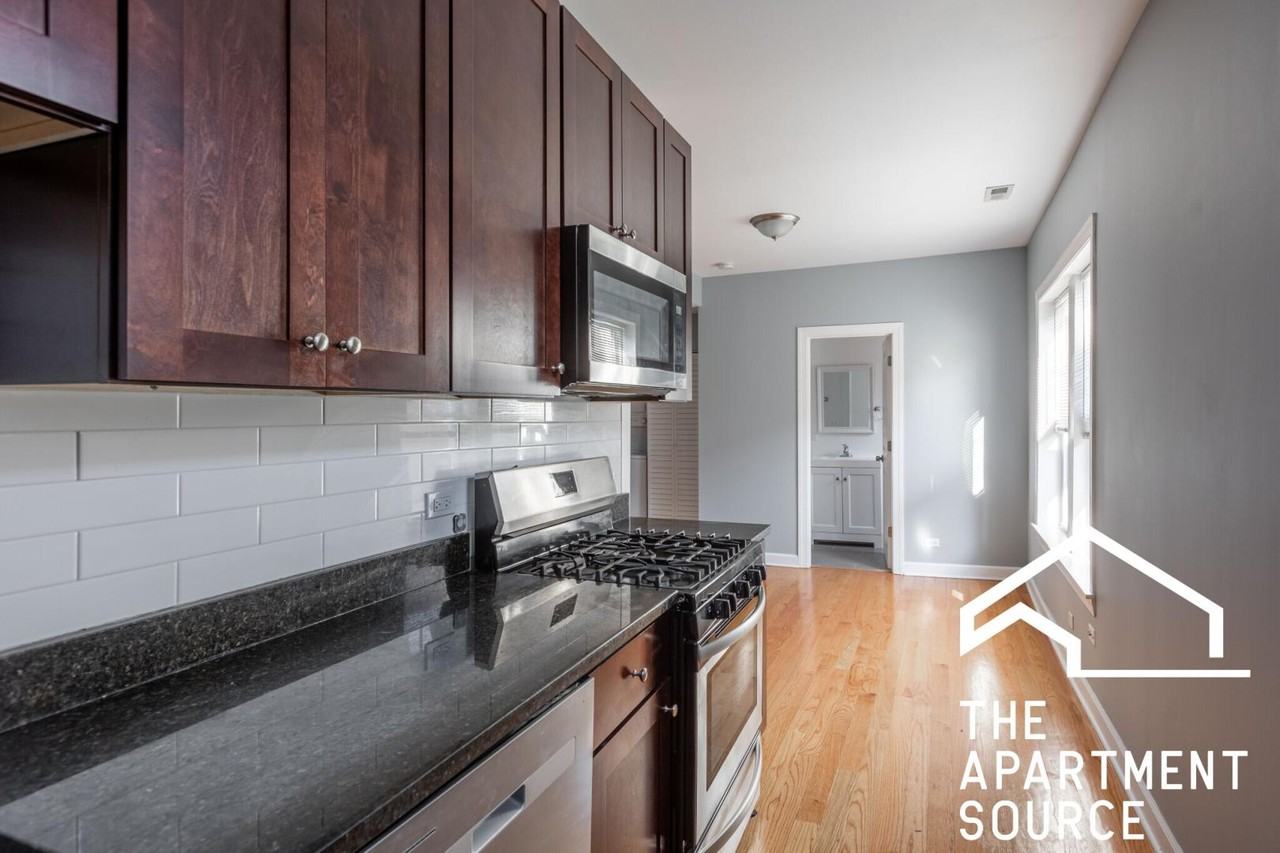 1648 W Pratt Blvd #2K - Photo 2 of 13