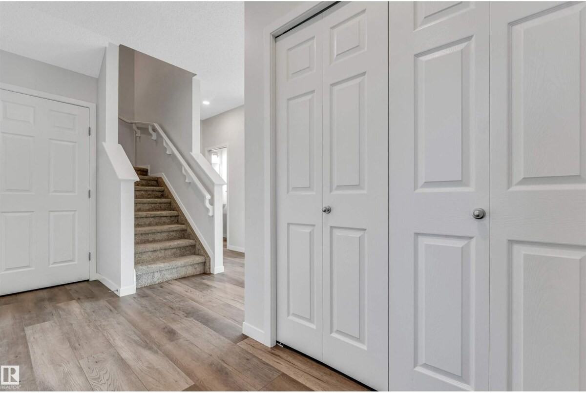 17536 49 St Nw - Photo 4 of 31