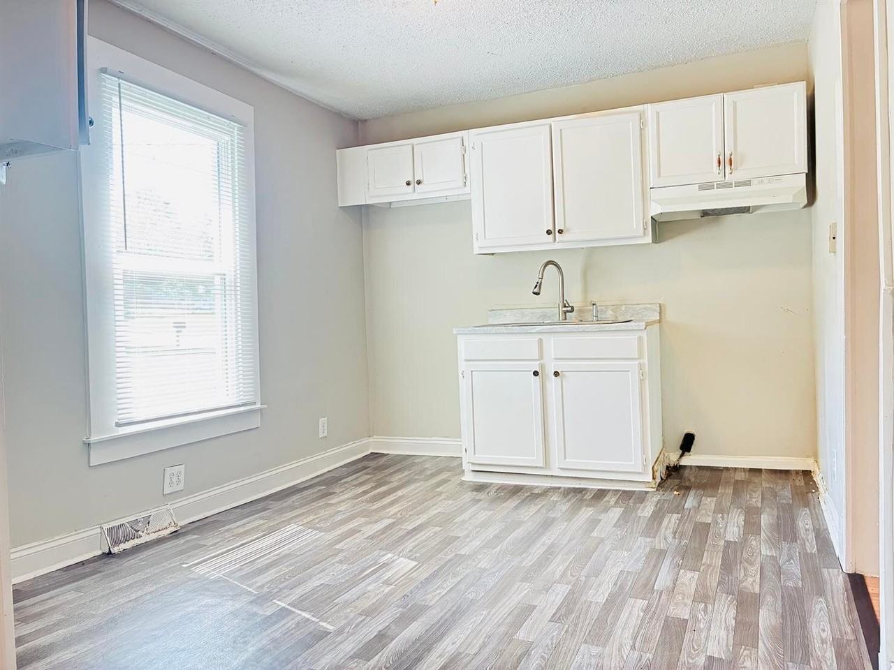 200 Cain St - Photo 4 of 18