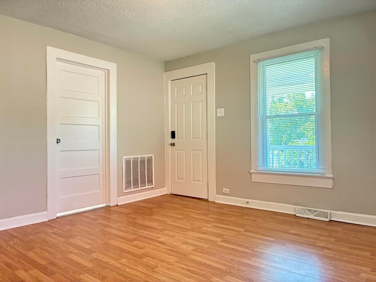 200 Cain St - Photo 7 of 18