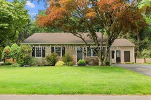 featured image of 24 Topstone Dr