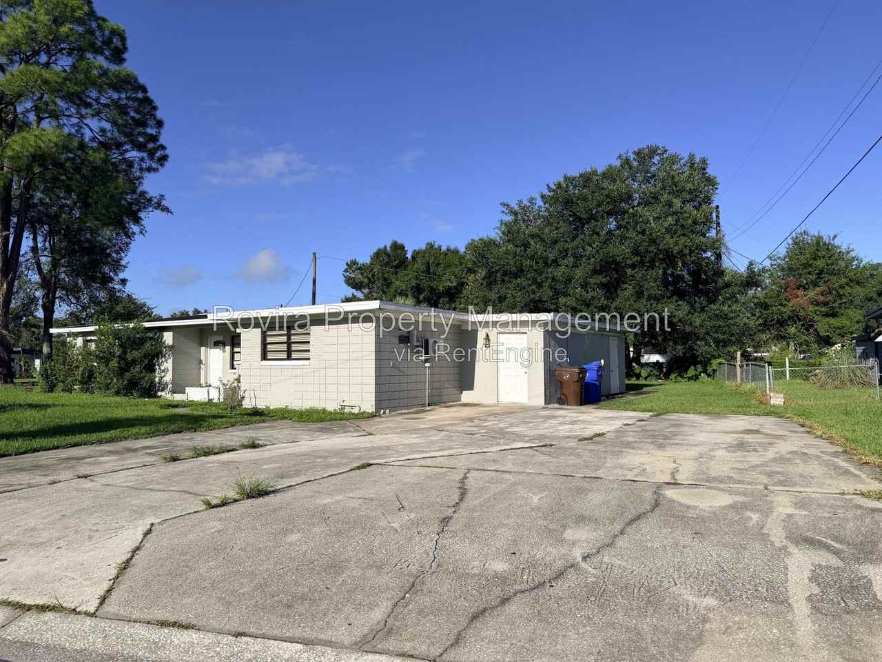 409 Poinciana Cir - Photo 2 of 22