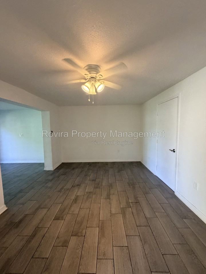 409 Poinciana Cir - Photo 6 of 22