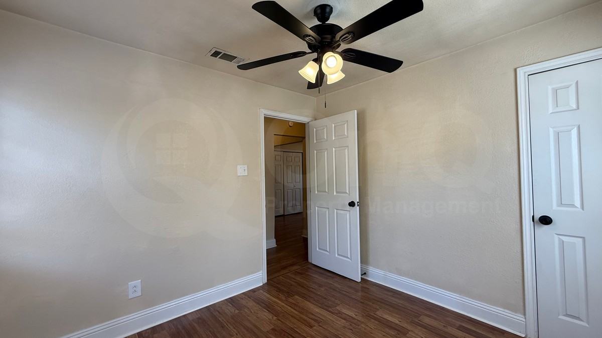 2644 Berryhill Dr - Photo 7 of 15