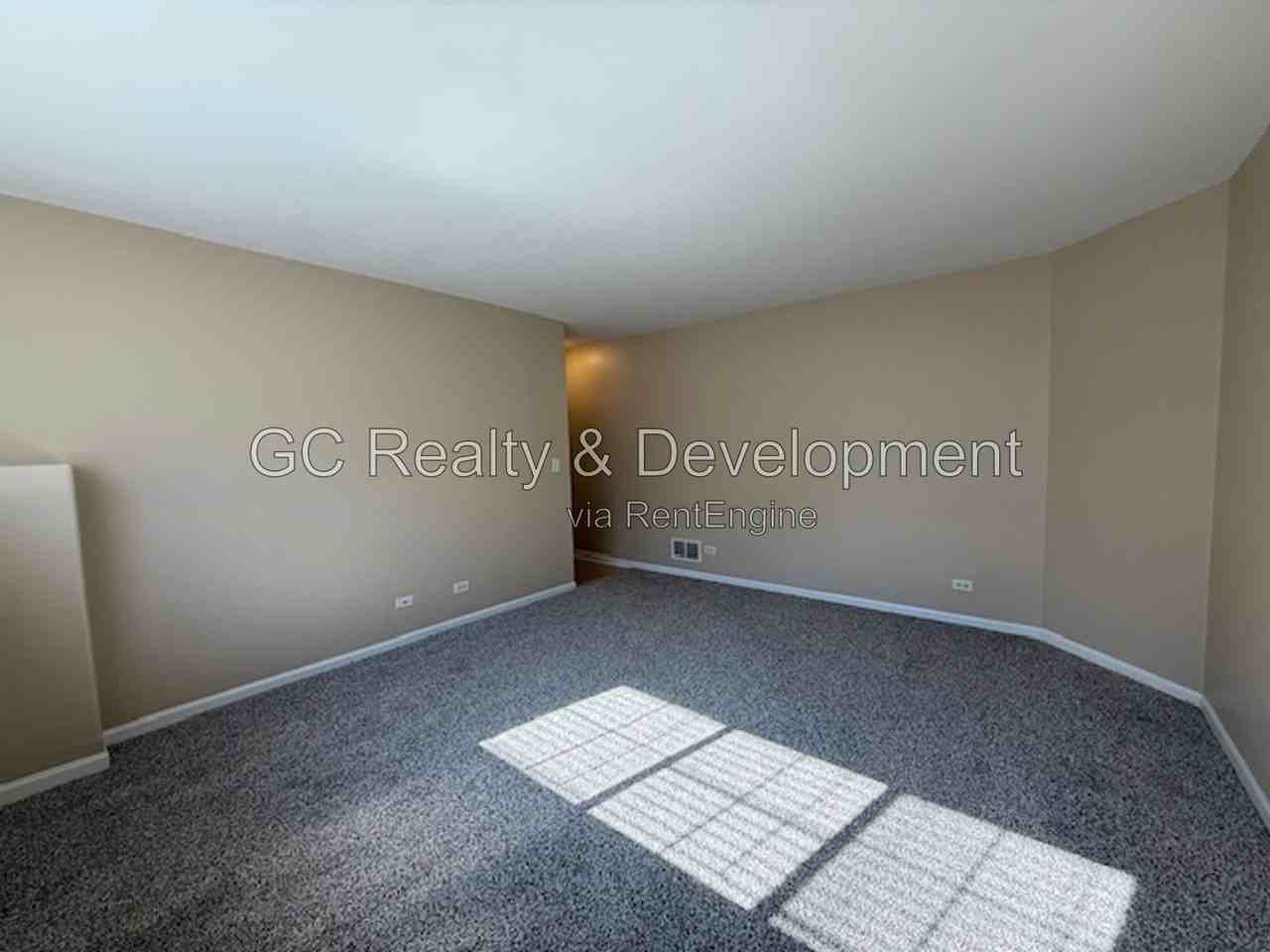 2105 W Concord Ln - Photo 2 of 27