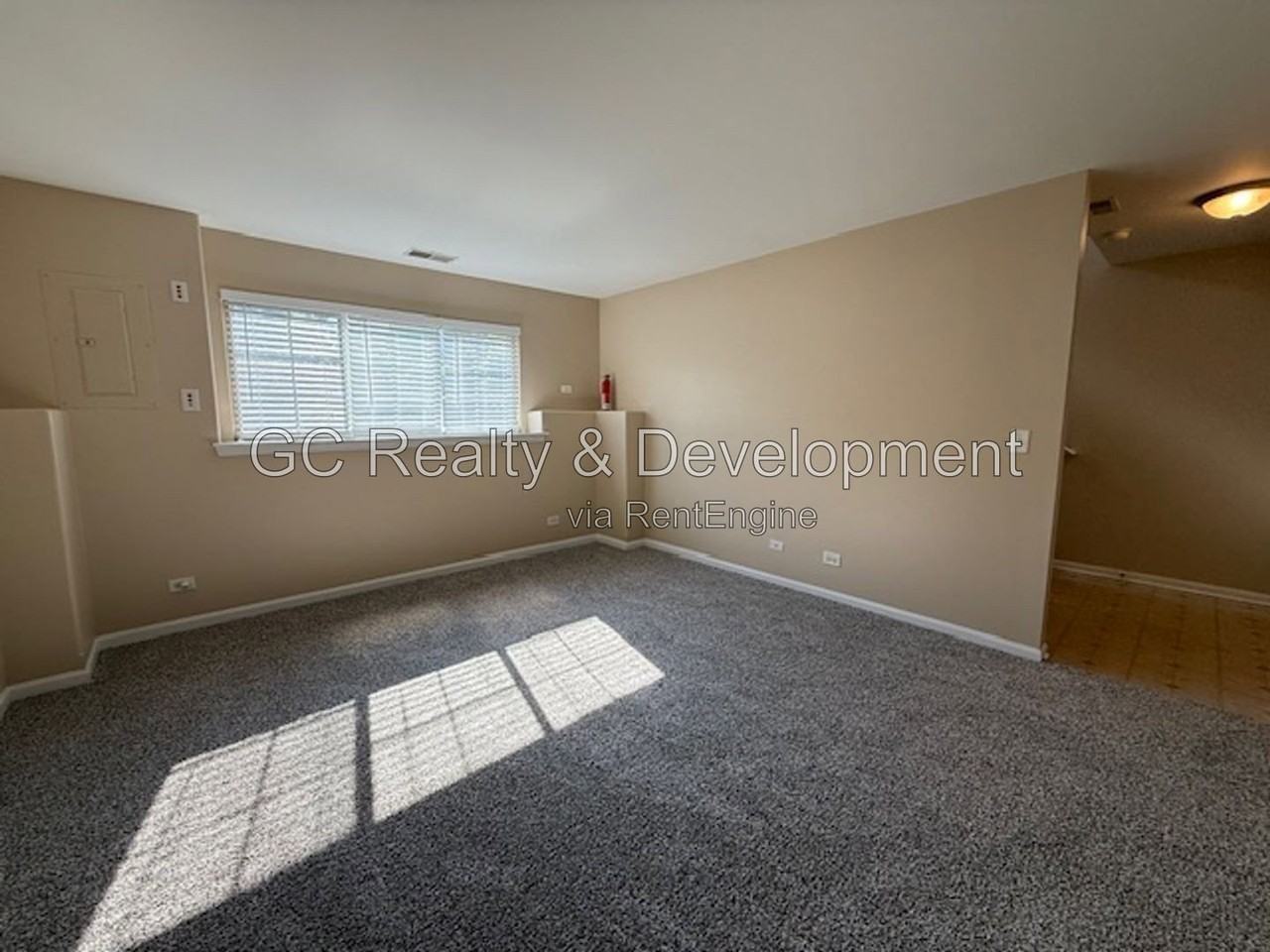 2105 W Concord Ln - Photo 3 of 27