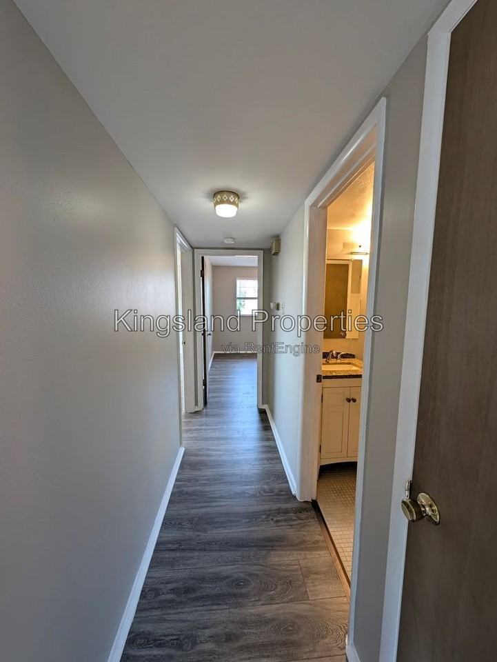 5353 Walsh St #2C - Photo 7 of 19