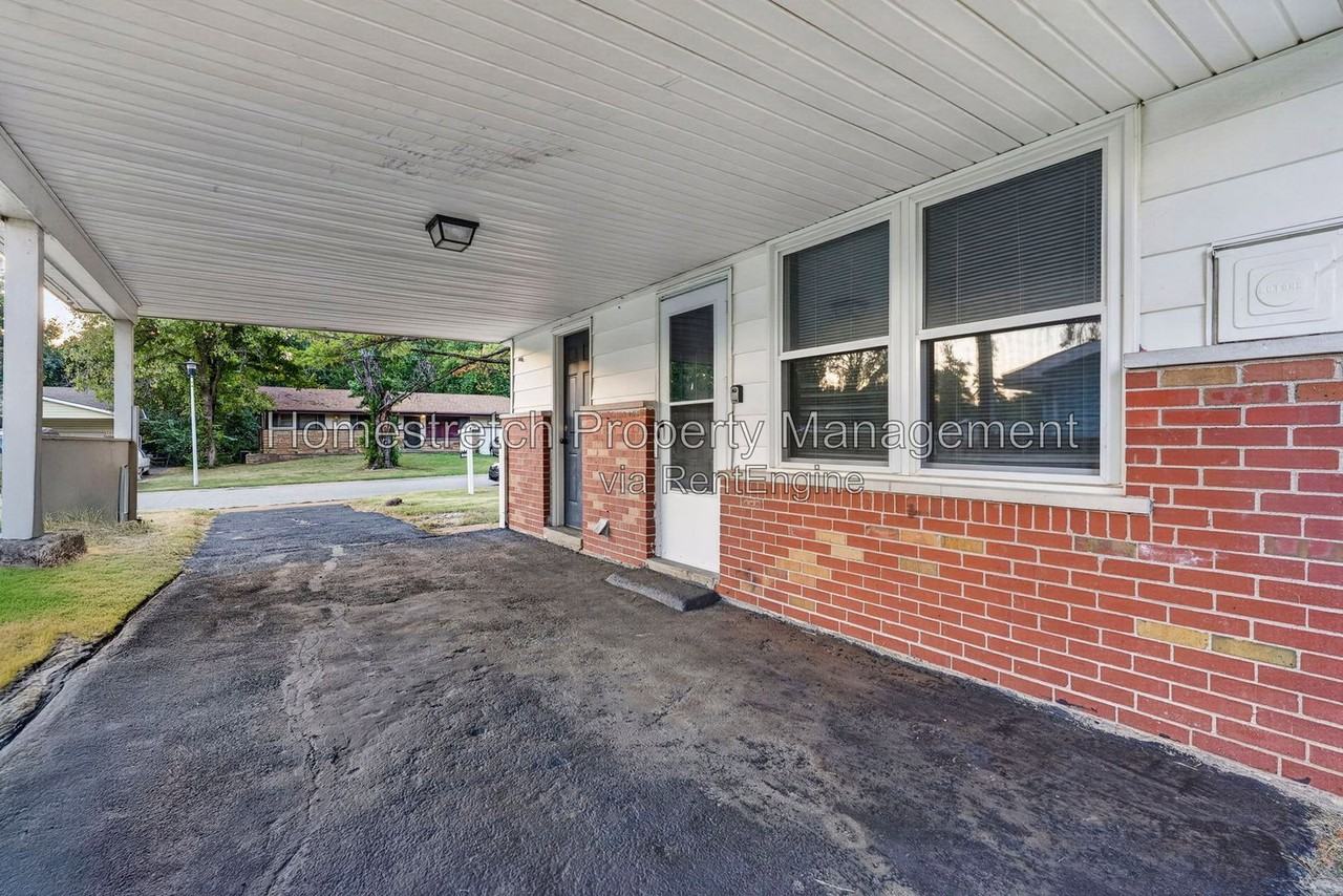 9710 Lanier Dr - Photo 4 of 29