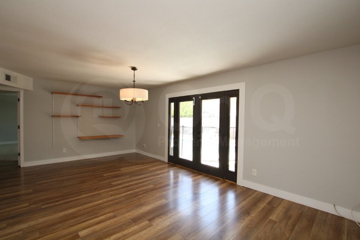 6039 W Carol Ann Way - Photo 4 of 17