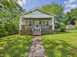 featured image of 2404 Yorktown Ave