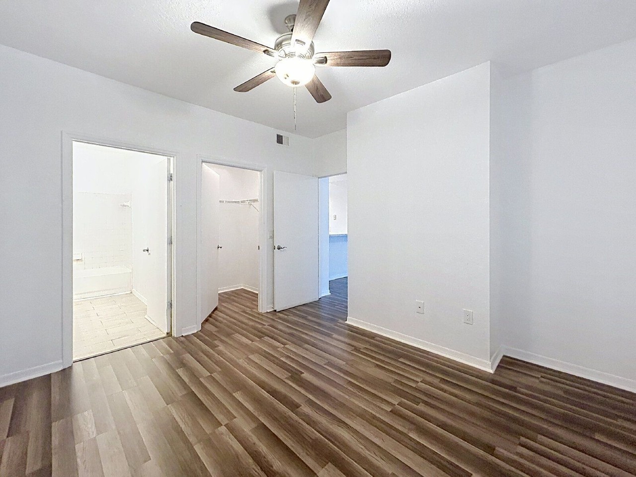 8516 Island Breeze Ln #201 - Photo 5 of 24