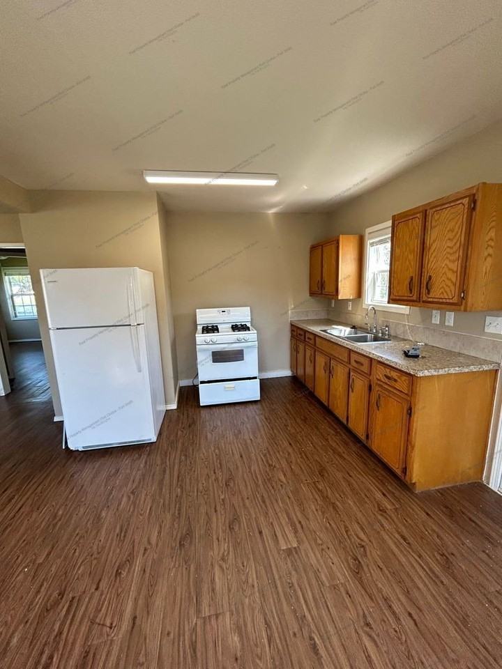 1401 S 16th St - Photo 5 of 14