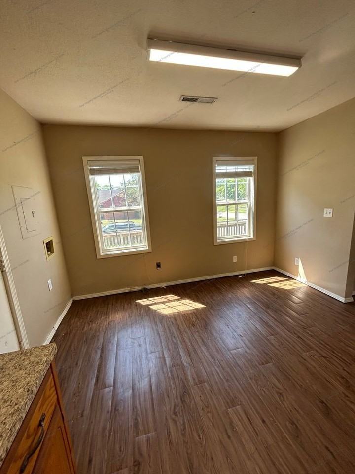1401 S 16th St - Photo 6 of 14