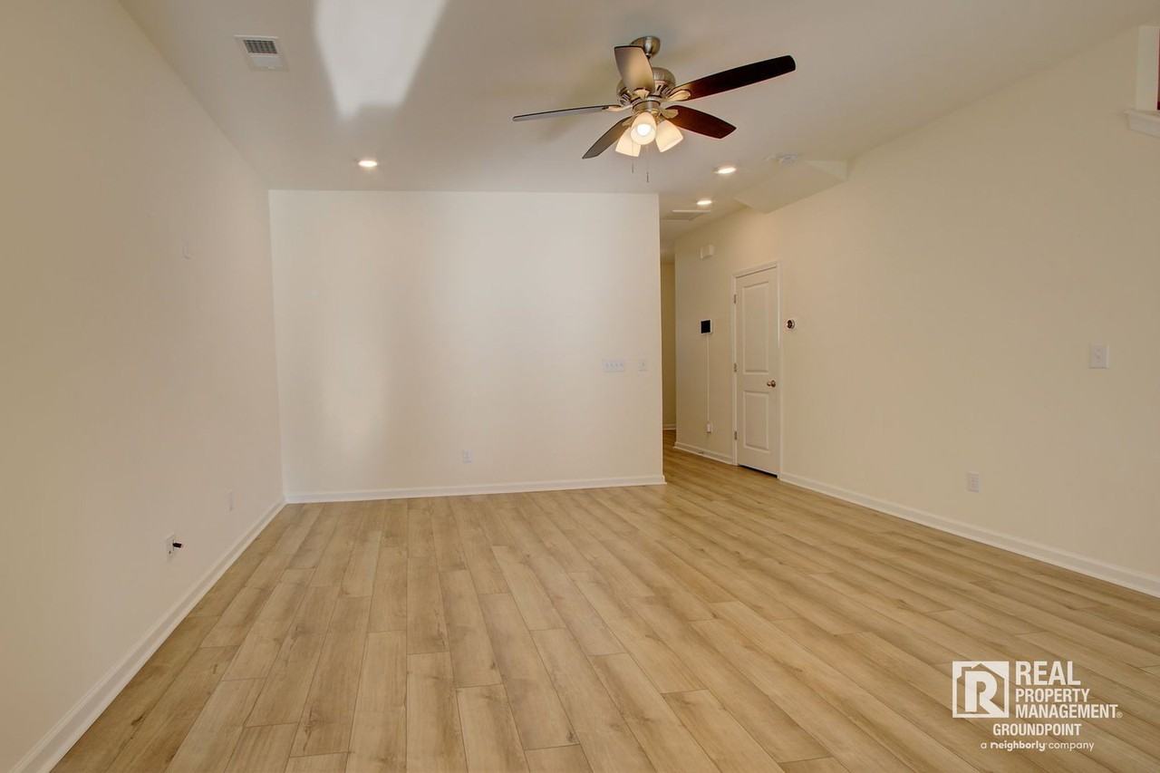 432 Trotters Ln - Photo 5 of 32
