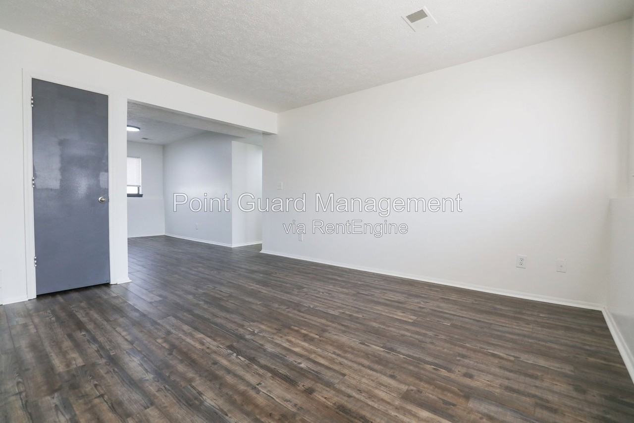 1268 Golden Gate Dr #342 - Photo 3 of 27
