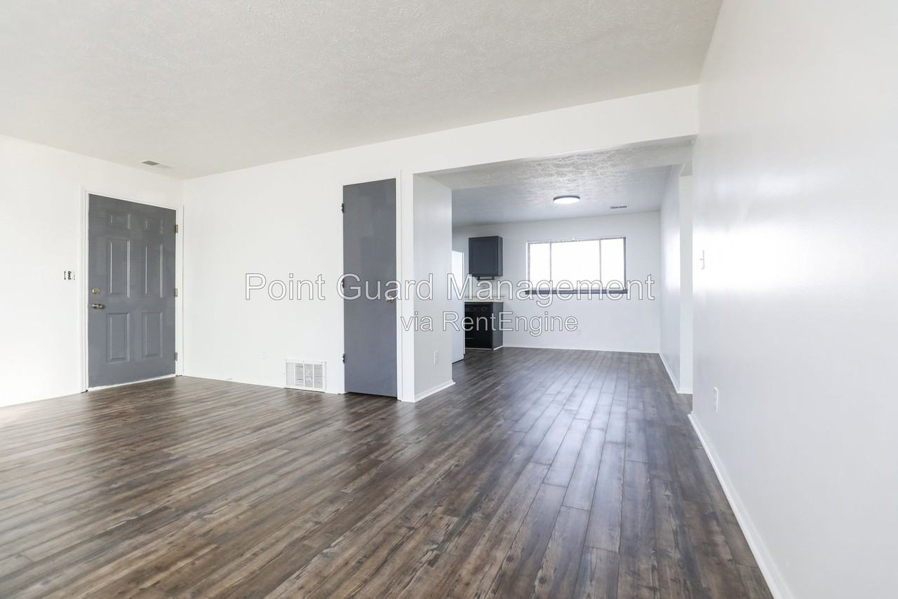 1268 Golden Gate Dr #342 - Photo 4 of 27