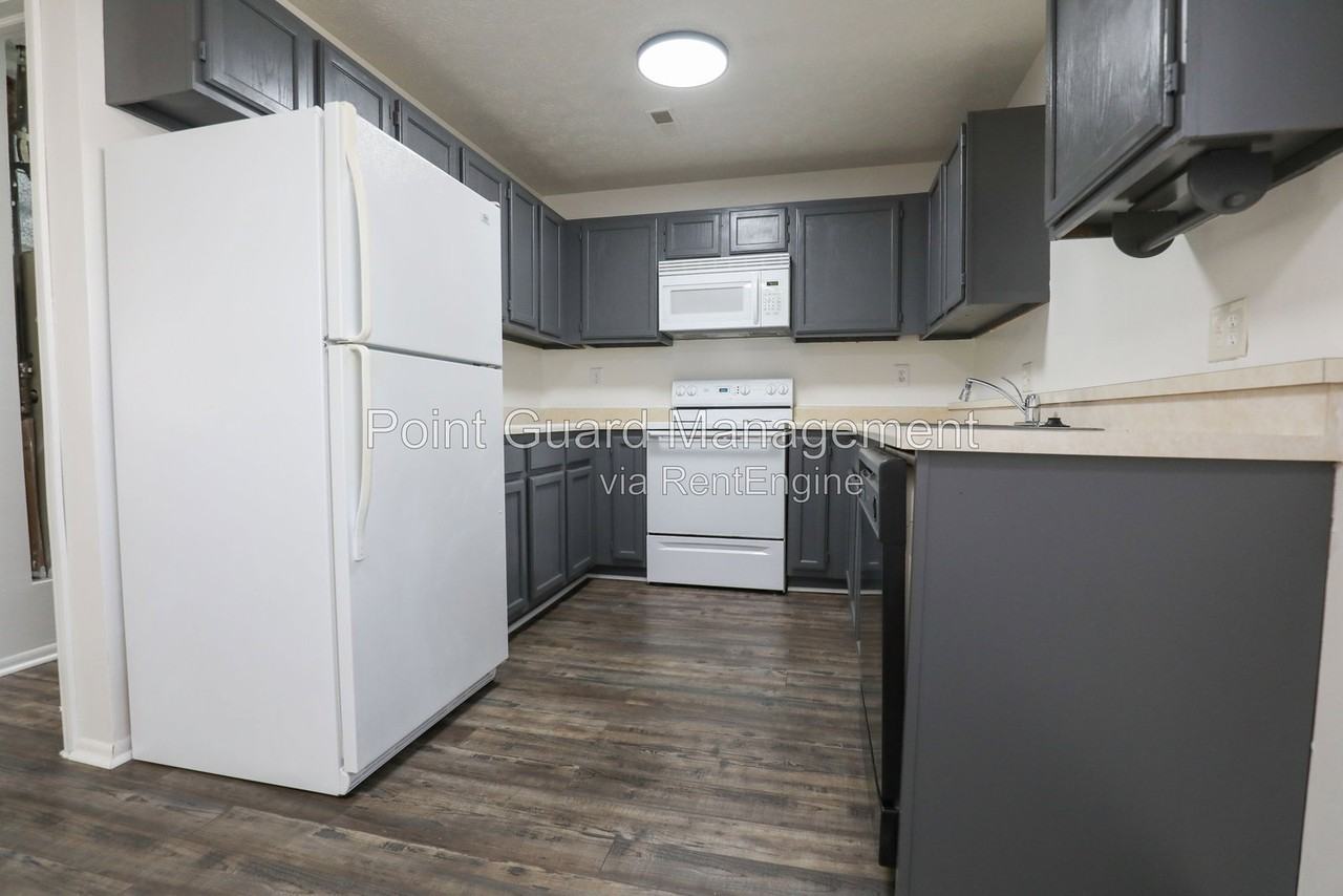 1268 Golden Gate Dr #342 - Photo 6 of 27