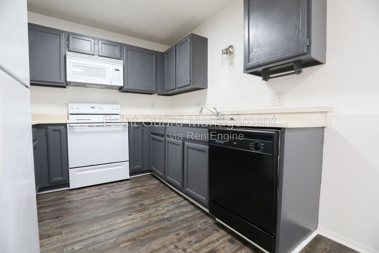 1268 Golden Gate Dr #342 - Photo 7 of 27