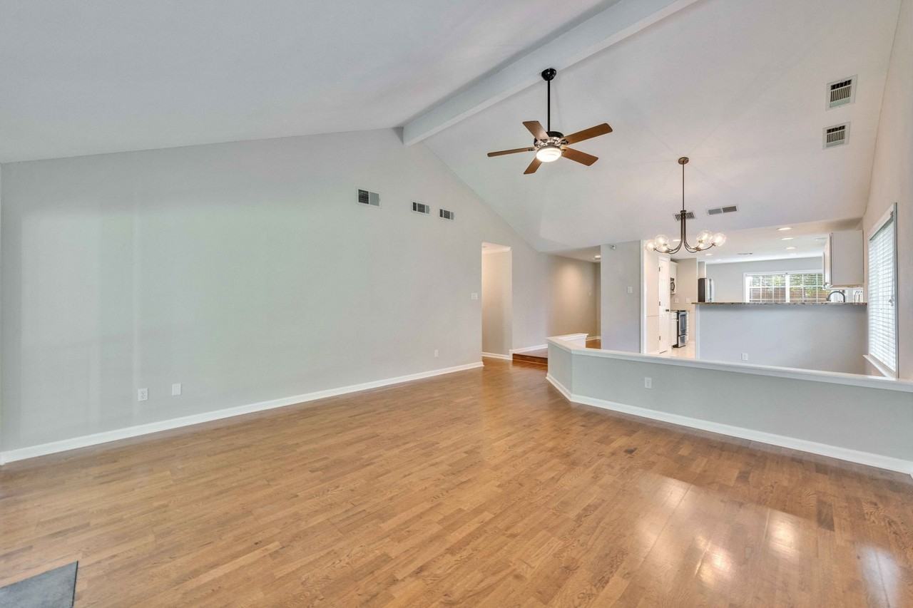 2608 Chowan Way - Photo 3 of 50