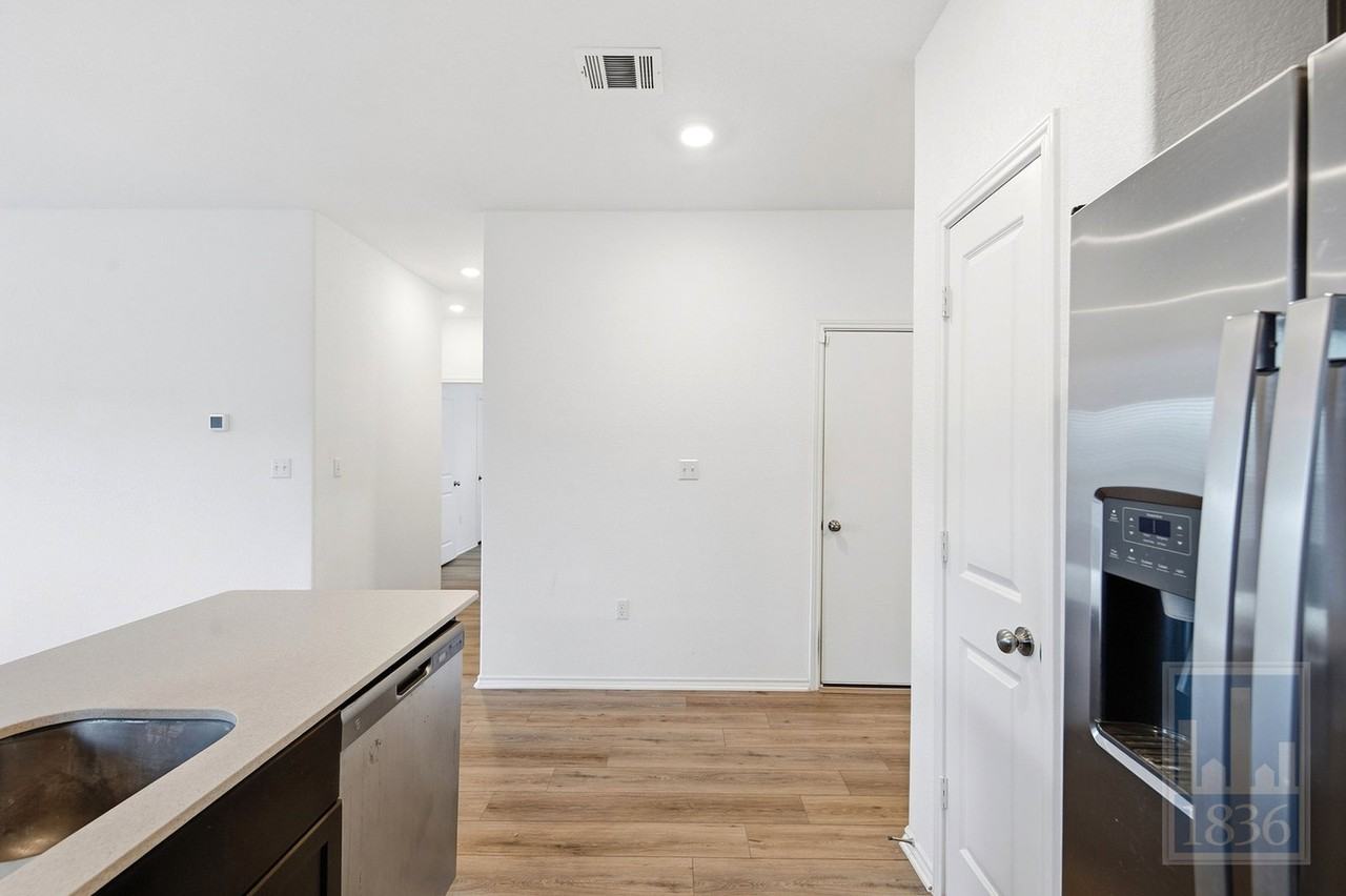 13705 Menard Way - Photo 6 of 50