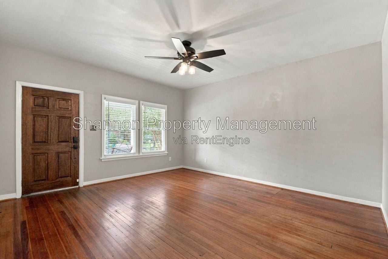 905 Pizer St - Photo 3 of 24