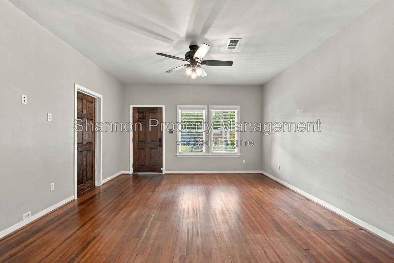 905 Pizer St - Photo 4 of 24