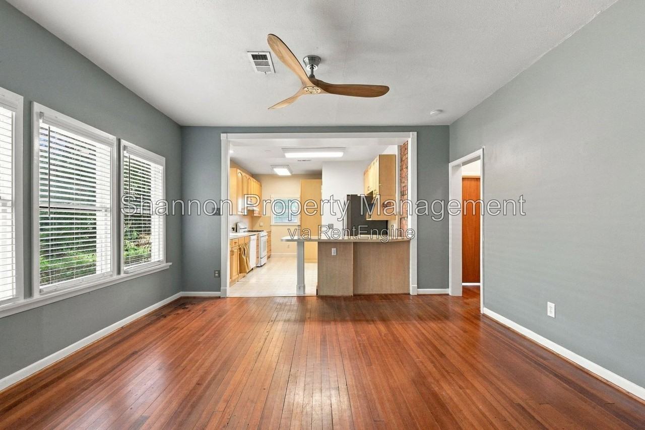 905 Pizer St - Photo 5 of 24