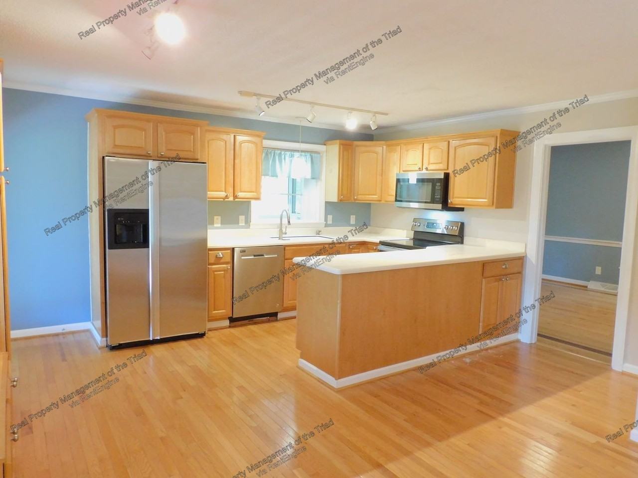 1080 Whispering Pines Dr - Photo 3 of 30