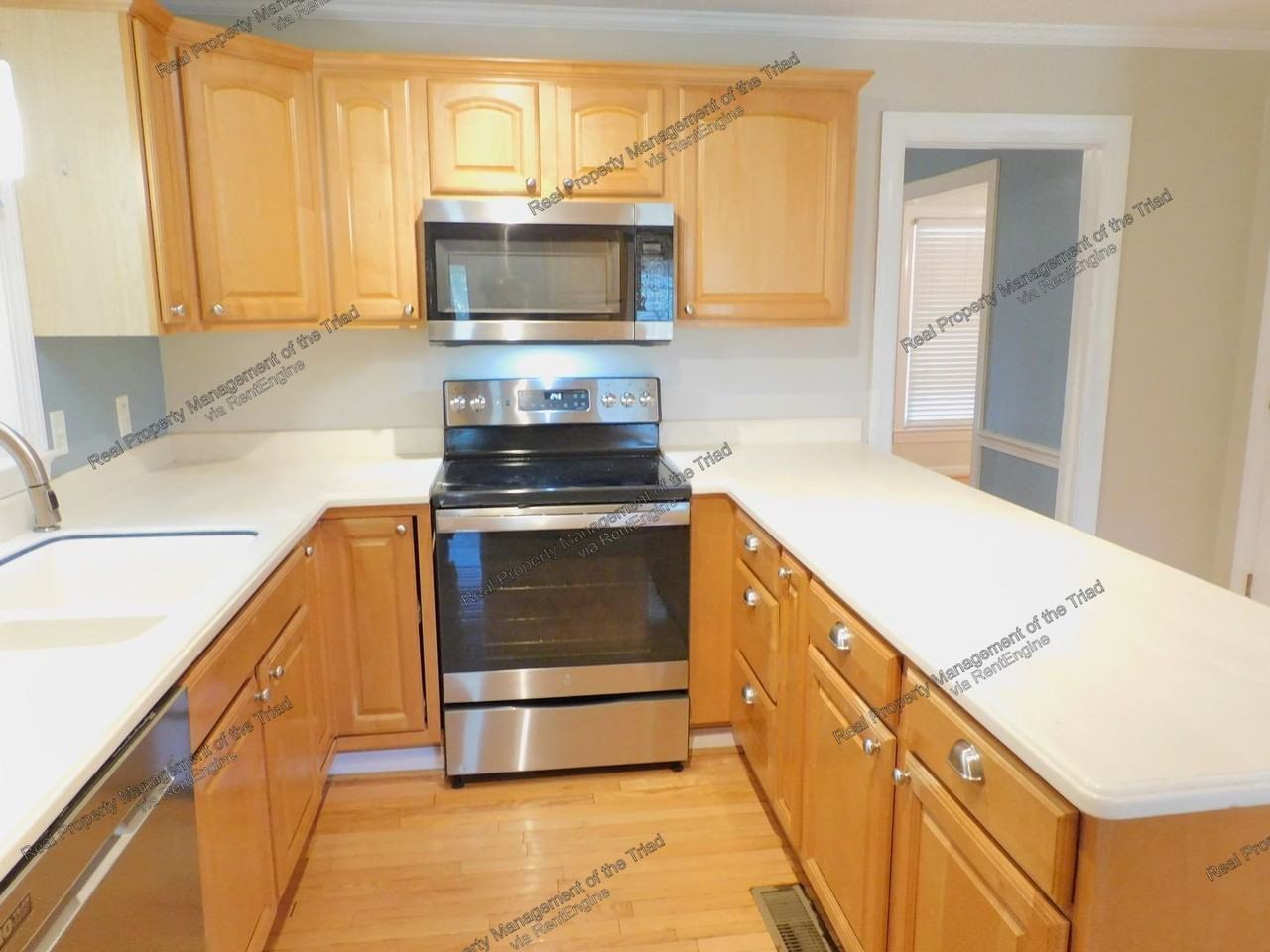 1080 Whispering Pines Dr - Photo 5 of 30